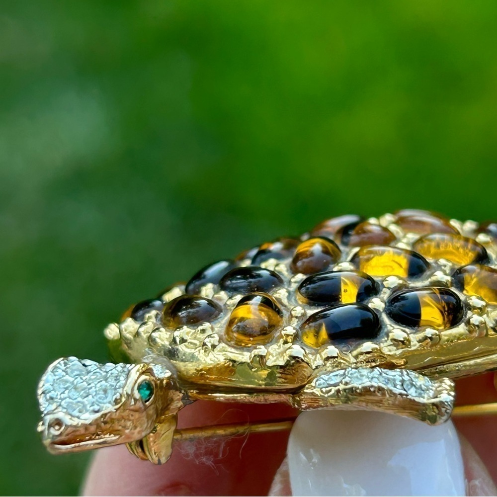 Kenneth Jay Lane Rhinestone Turtle Brooch - Signed - Picture 4 of 8